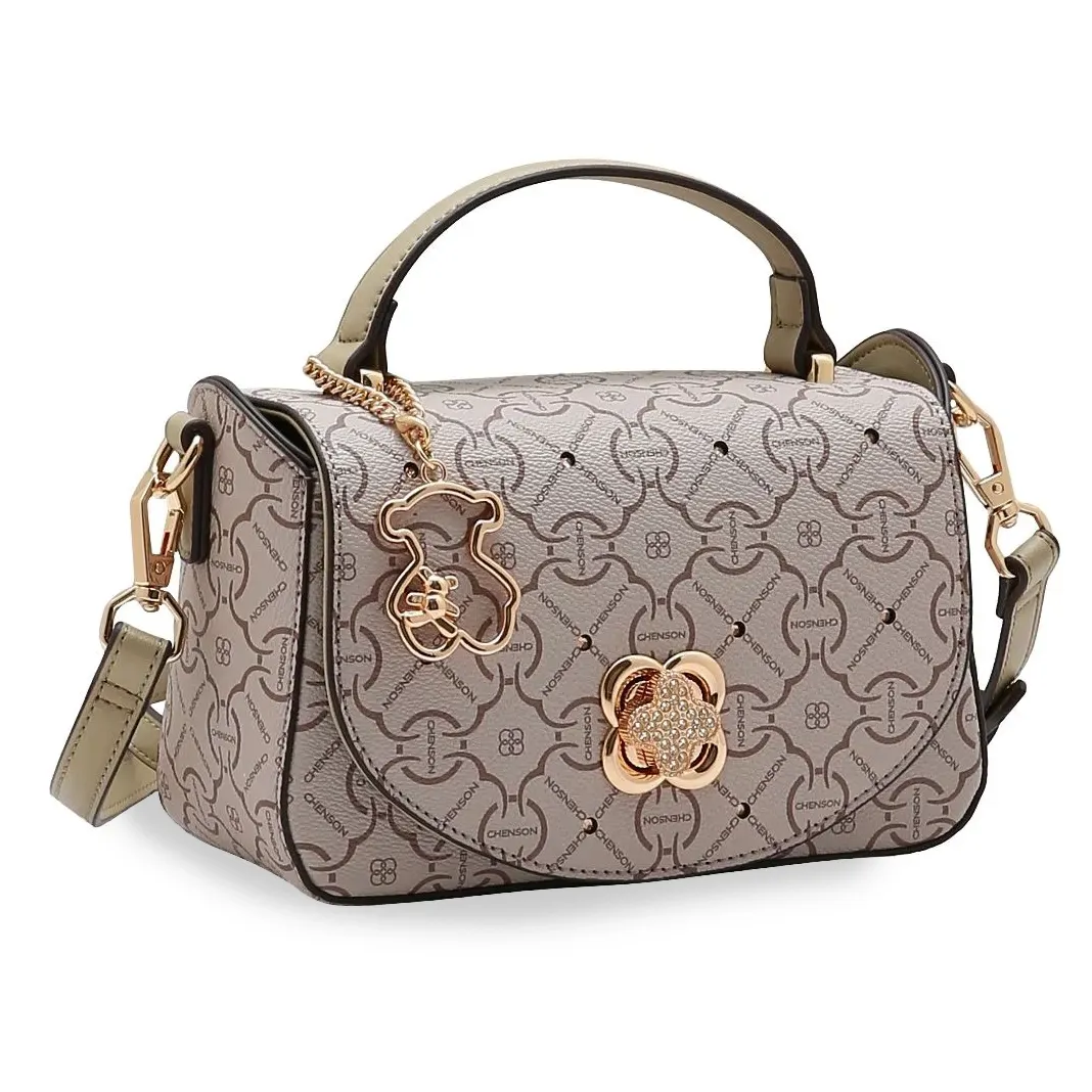 Bolsa feminina Chenson Classic Cristal na cor bege com estampa da marca, detalhes dourados e alça removível
